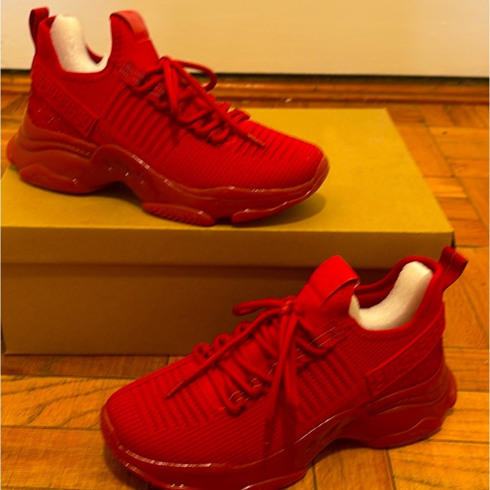 ❤️❤️Brand New Steve Madden Sneakers❤️❤️
